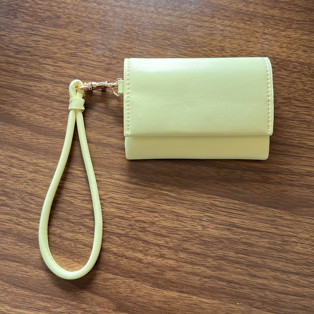 Mini wristlet wallet *NEW* - Picture 2 of 4